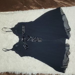 VINTAGE VICTORIAS SECRET SMALL NIGHTY/SLIP/LINGERIE